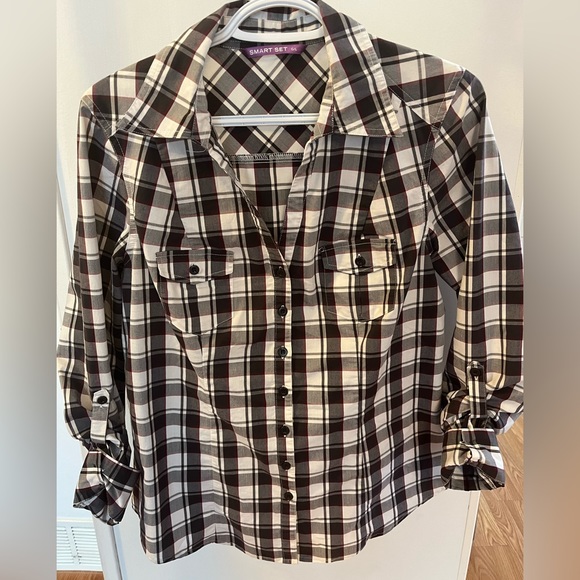 Fitted White, Black, and Burgundy Plaid Button-Up Top, Sz L. - Picture 2 of 5